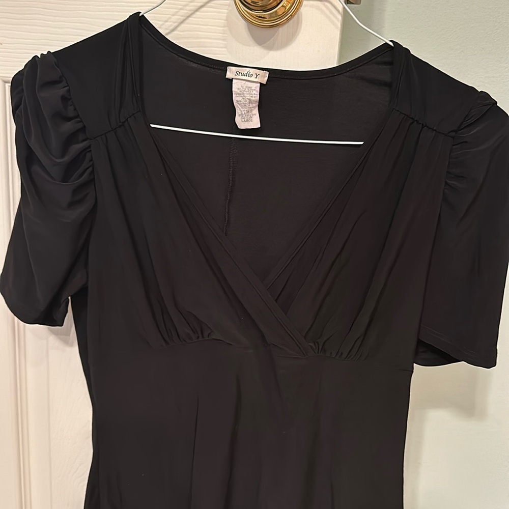 Short sleeve dressy top with ruched sleeves v neck cross cross bodice